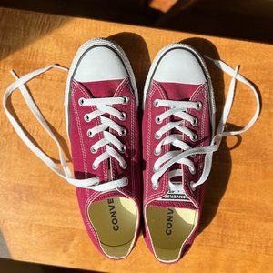Converse All Star Chuck Taylor Maroon Low Tops (Women's Size: 9)